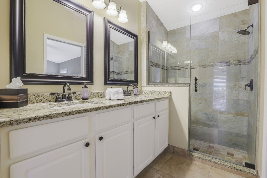 7433 Meldin Ct, Naples, FL 34104