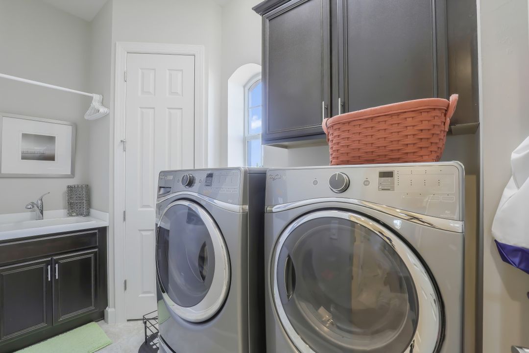 8843 Nautical Landing Cir #201, Naples, FL 34120