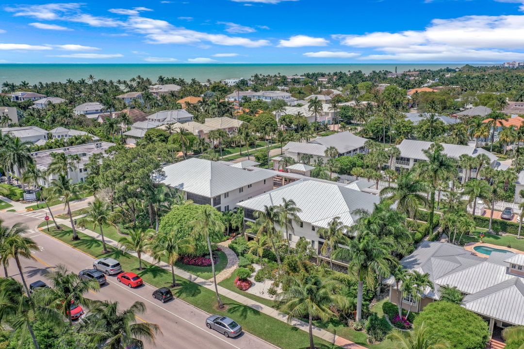 225 5th Ave S #104, Naples, FL 34102