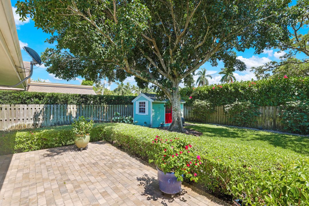 1204 Diana Ave, Naples, FL 34103