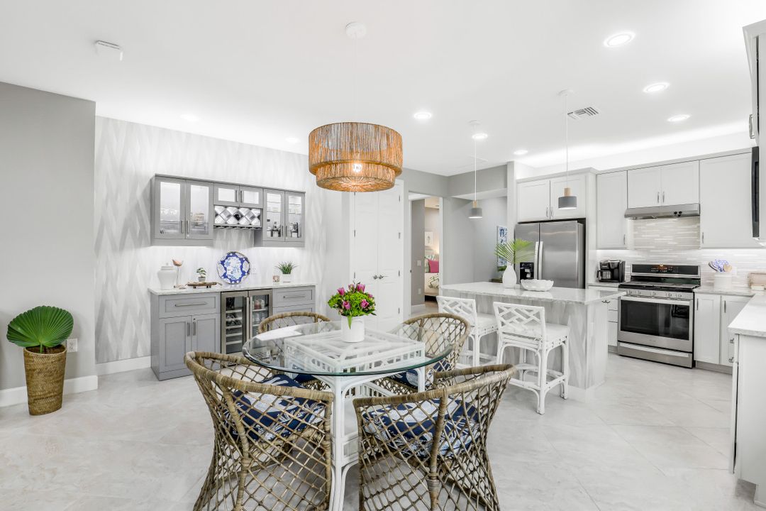 7682 Jacaranda Ln, Naples, FL 34114