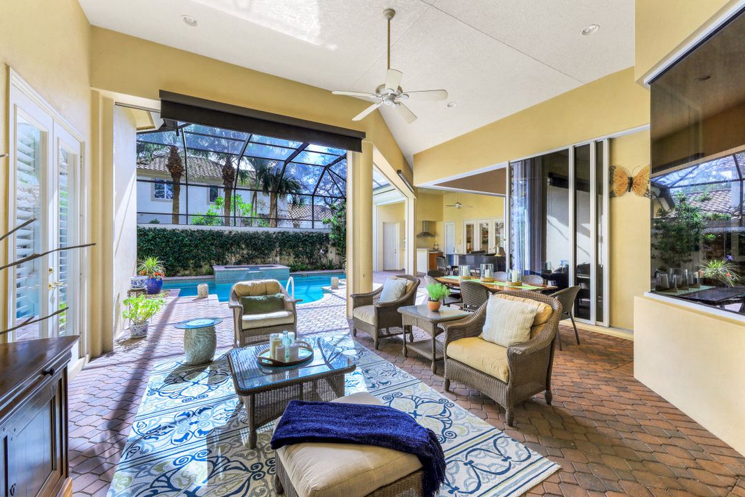 963 Barcarmil Way, Naples, FL 34110