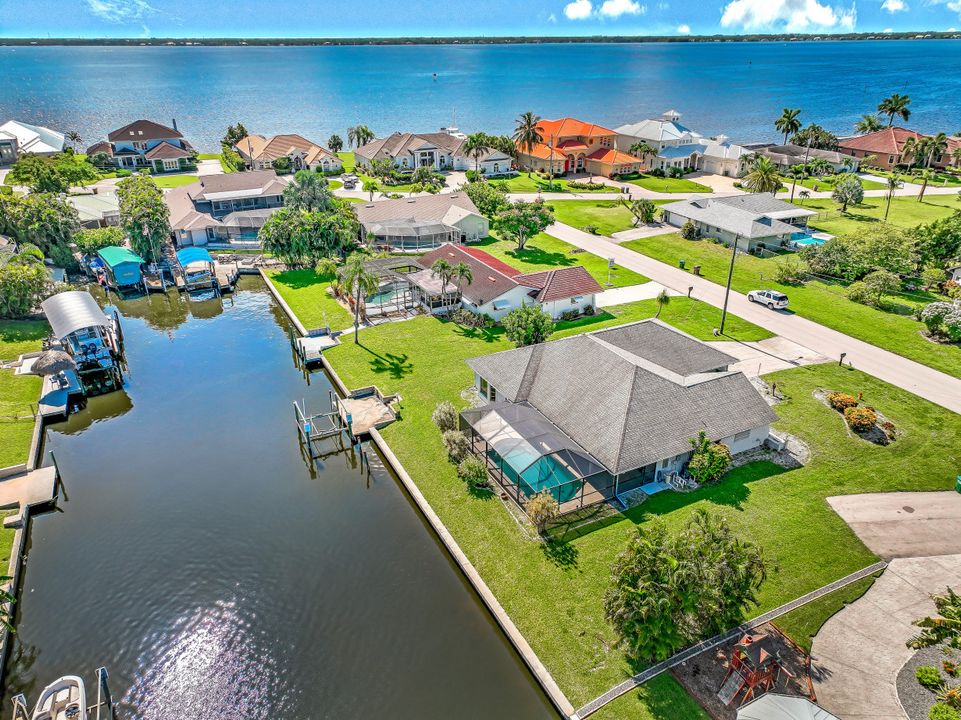 2215 SE 31st St, Cape Coral, FL 33904