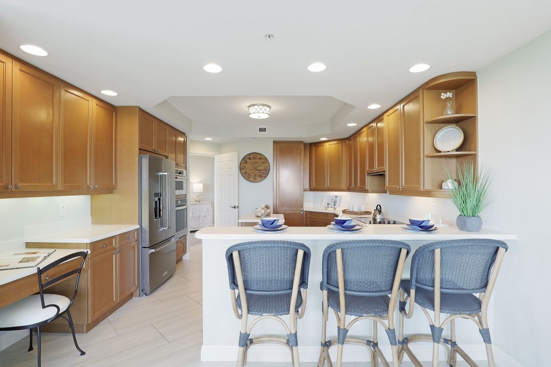 445 Cove Tower Dr #902, Naples, FL 34110