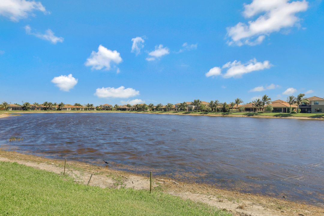 2748 Crystal Way, Naples, FL 34119