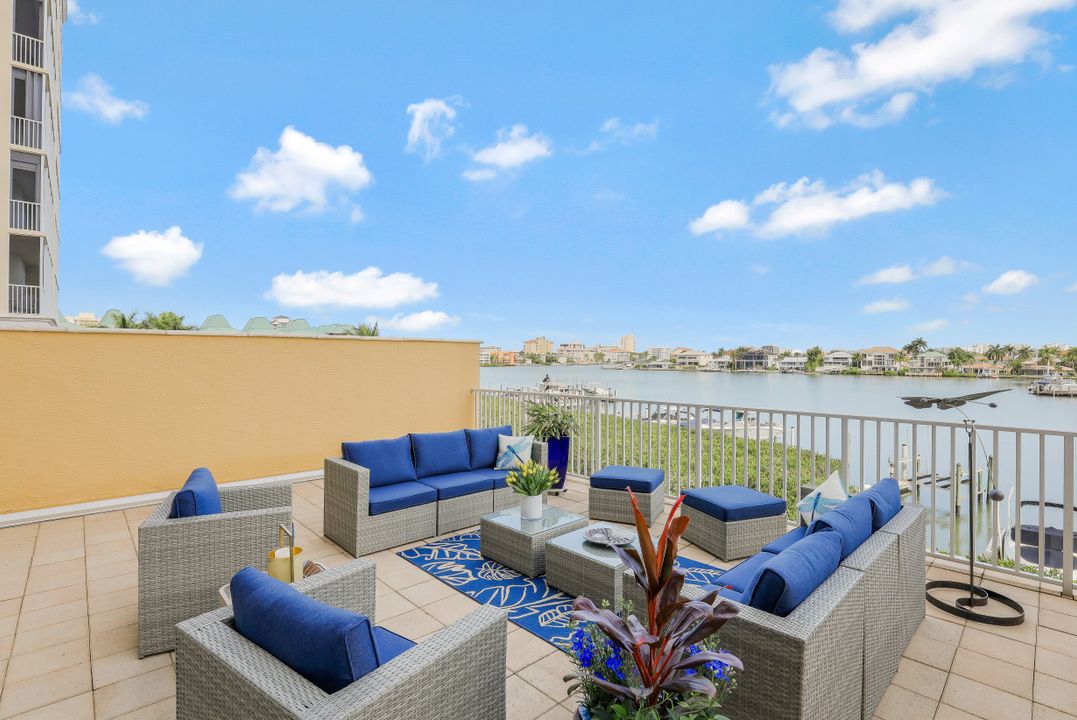 410 Flagship Dr #302, Naples, FL 34108