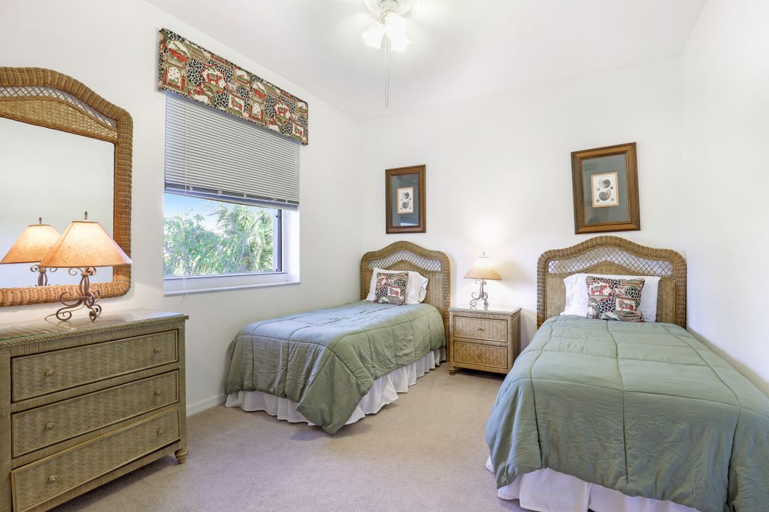 470 Launch Cir #405, Naples, FL 34108