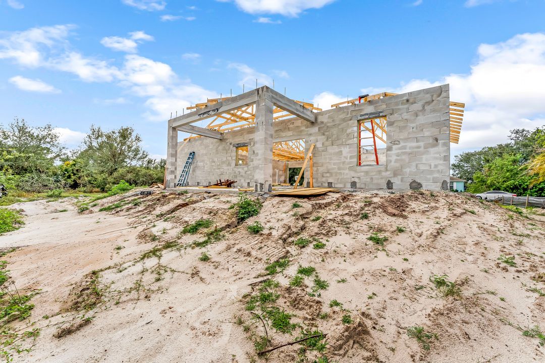 431 Pinafore Ave, Lehigh Acres, FL 33974