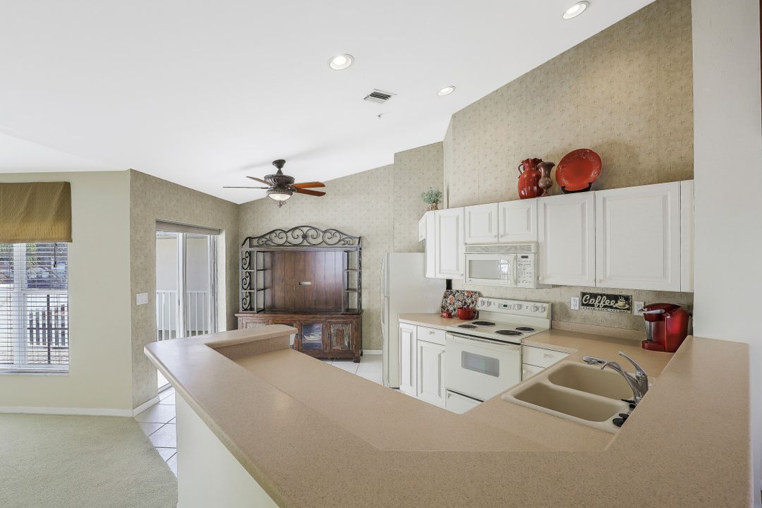 5025 Cedar Springs Dr #204, Naples, FL 34110