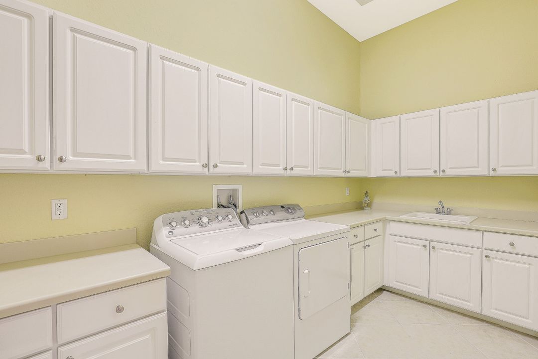 7164 Lemuria Cir #1603, Naples, FL 34109