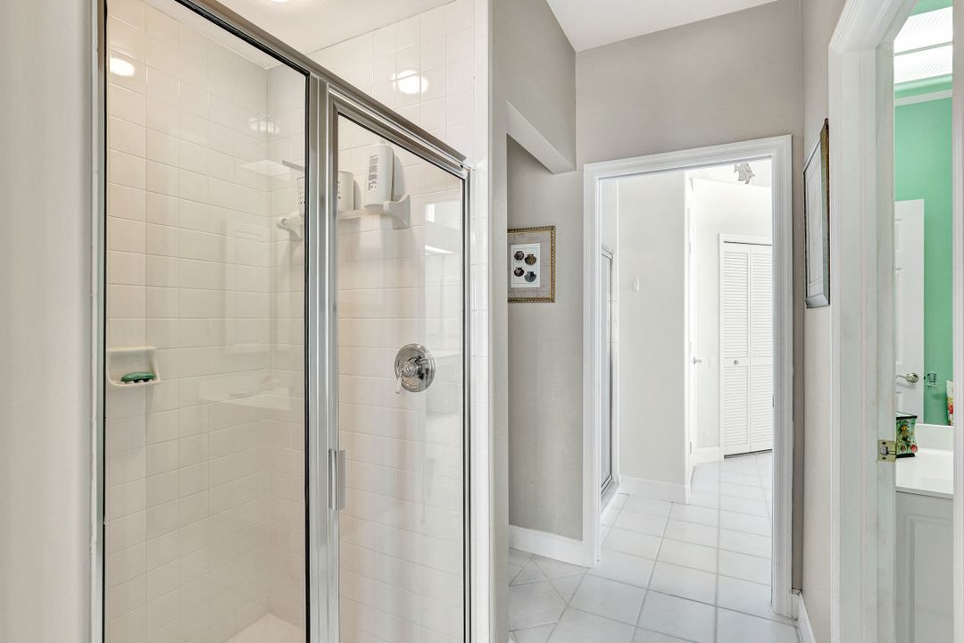 242 Edgemere Way E, Naples, FL 34105