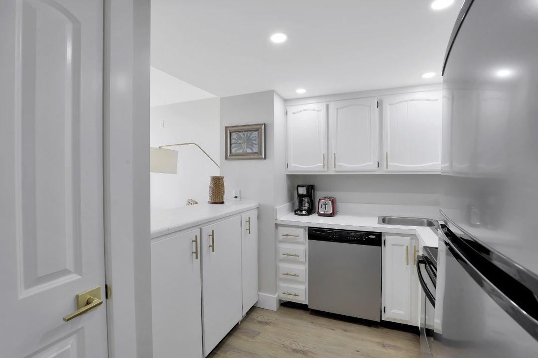 180 Seaview Ct #504, Marco Island, FL 34145