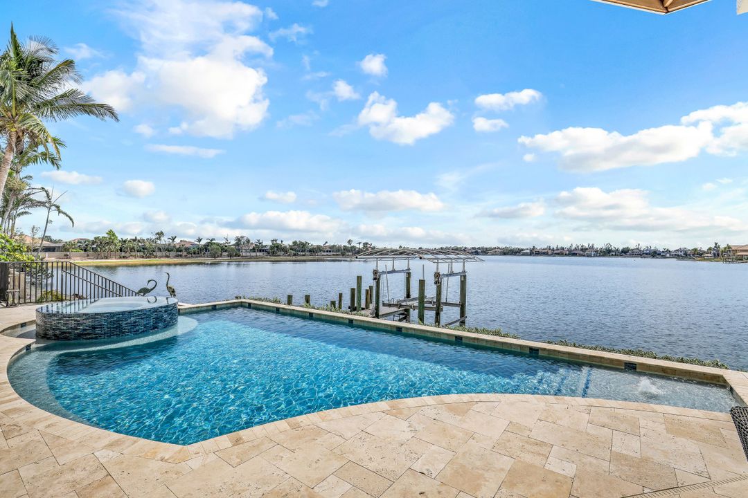 5930 Harborage Dr, Fort Myers, FL 33908