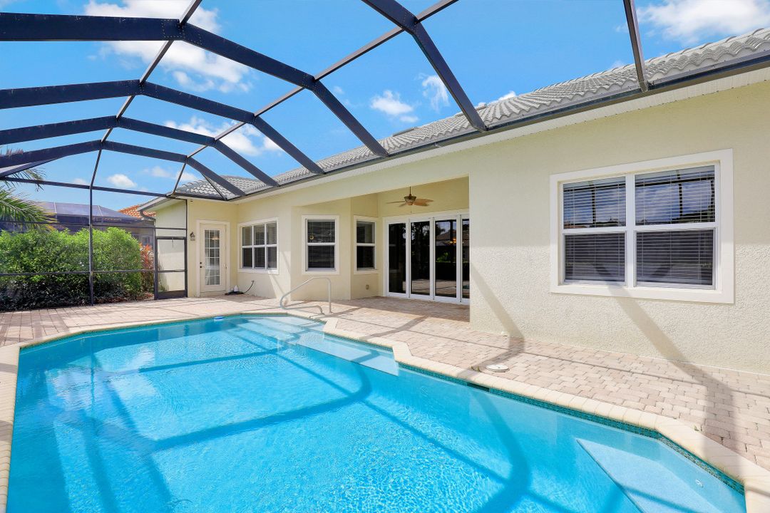 10196 Avonleigh Dr, Bonita Springs, FL 34135