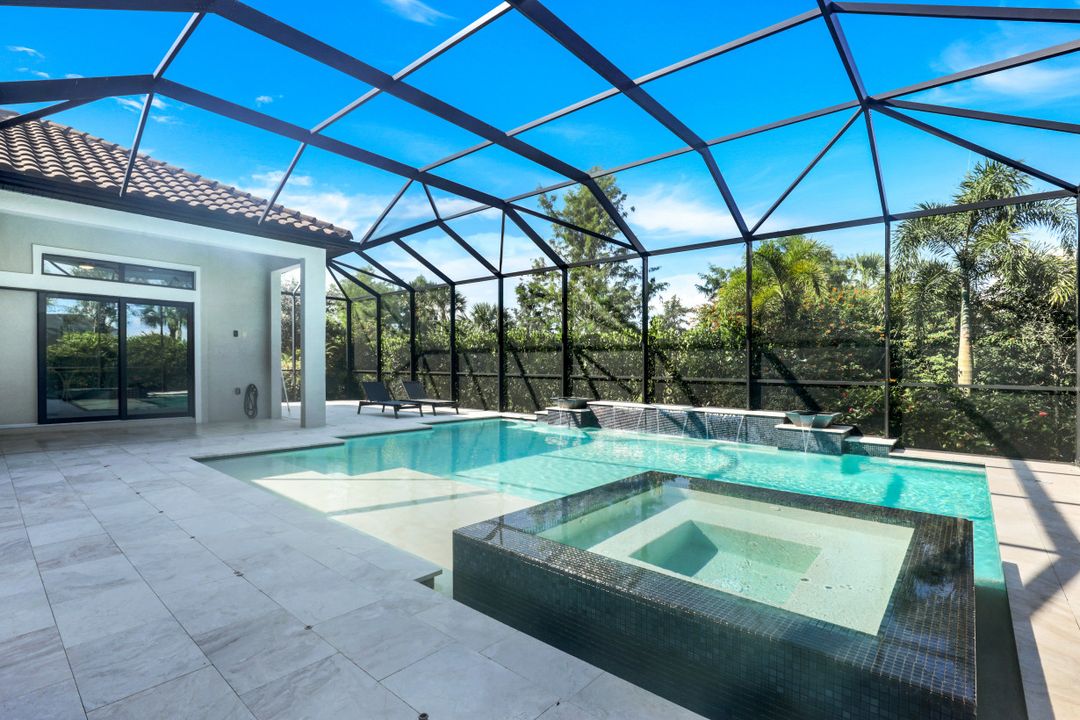 9018 Sorreno Ct, Naples, FL 34119