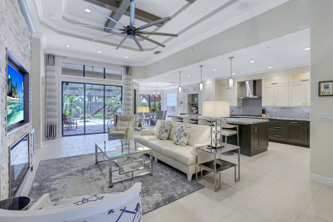 10102 Palazzo Dr, Naples, FL 34119