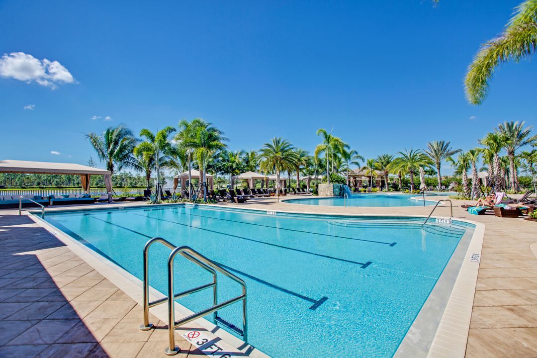 3987 Bering Ct, Naples, FL 34119