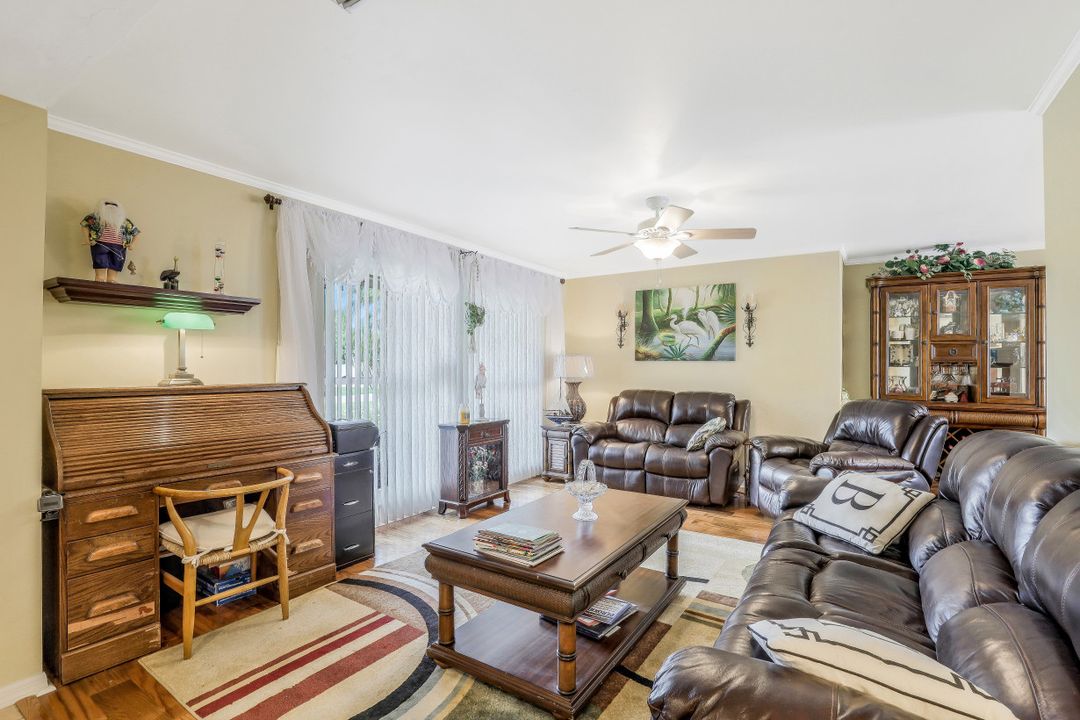 28 SE 12th Ave, Cape Coral, FL 33990