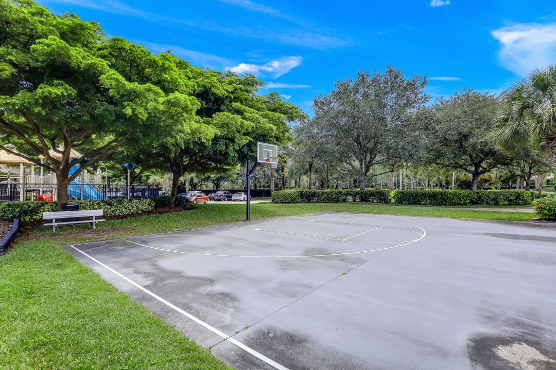 1758 Ribbon Fan Ln, Naples, FL 34119