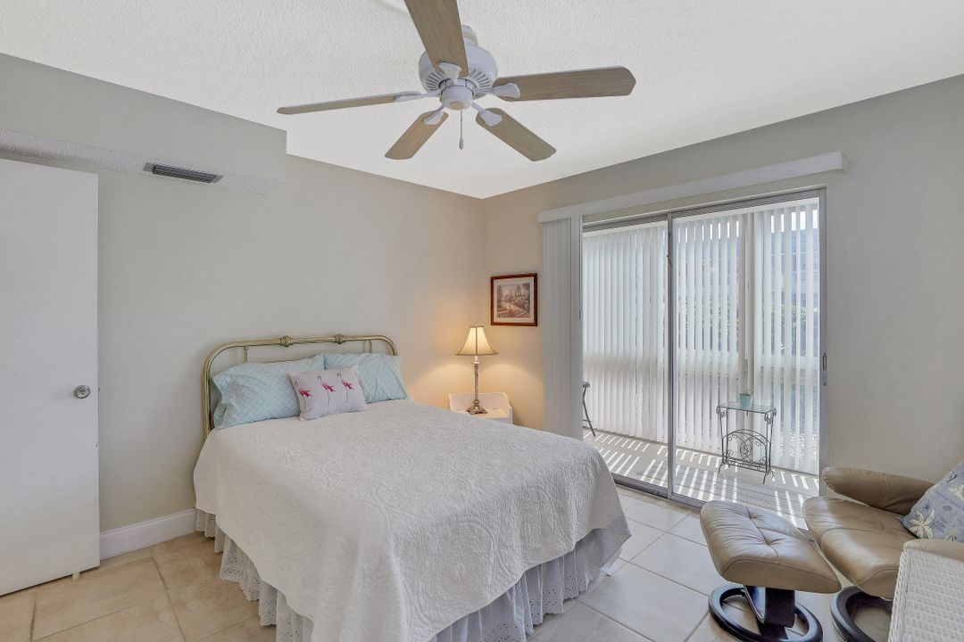 300 Valley Stream Dr #6A, Naples, FL 34113