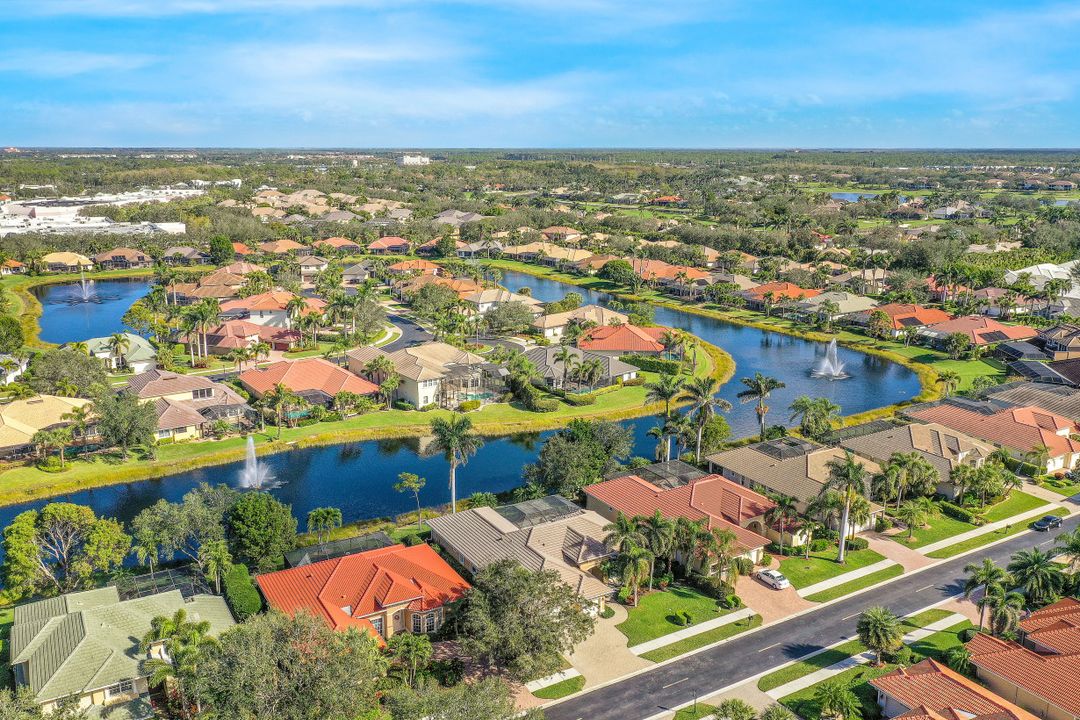 4899 Rustic Oaks Cir, Naples, FL 34105