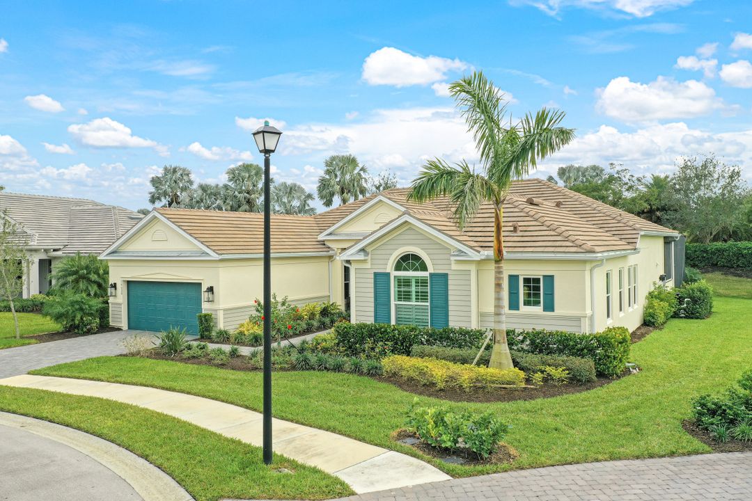 14628 Regatta Ln, Naples, FL 34114