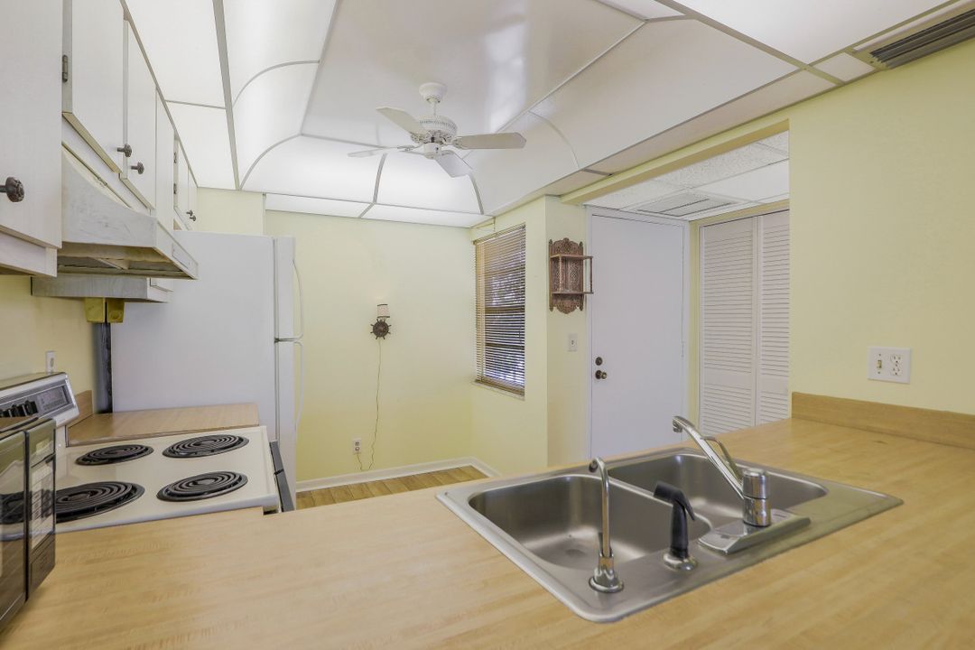 1086 Forest Lakes Dr #9207, Naples, FL 34105