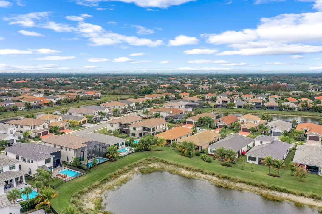 4554 Luminary Ave, Naples, FL 34119