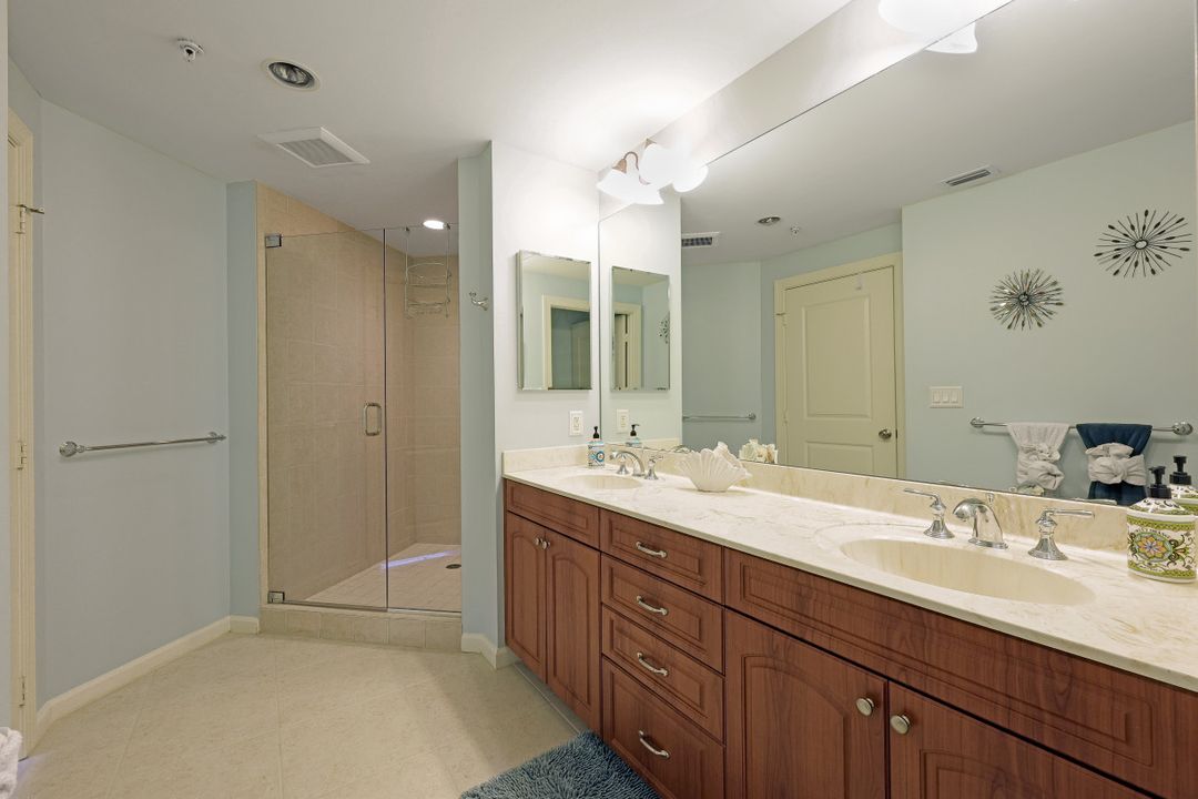 5781 Cape Harbour Dr #910, Cape Coral, FL 33914