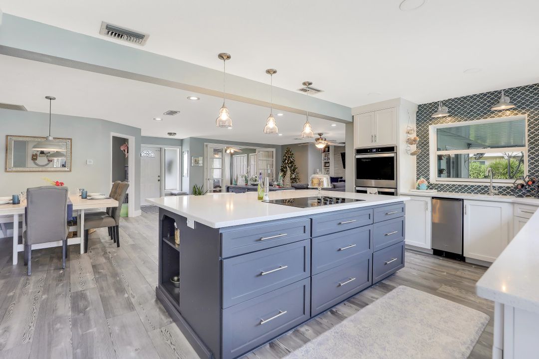 2625 SE 18th Ct, Cape Coral, FL 33904