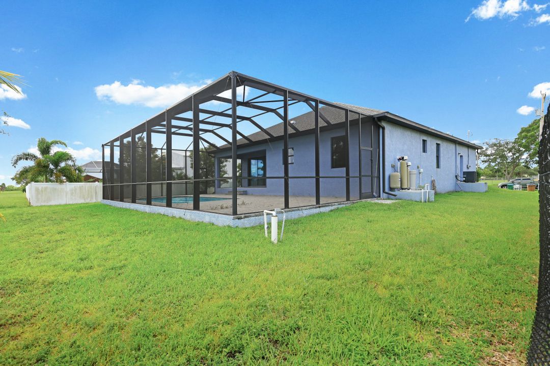 1011 NW 16th Pl, Cape Coral, FL 33993