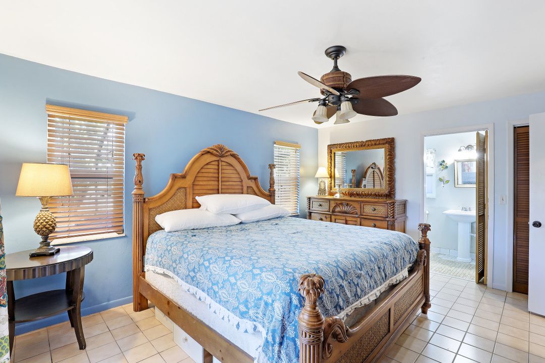 659 108th Ave N, Naples, FL 34108