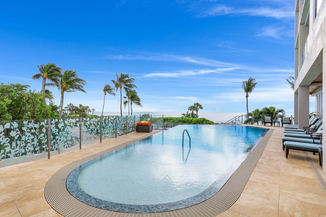 10 Seagate Dr #6S, Naples, FL 34103