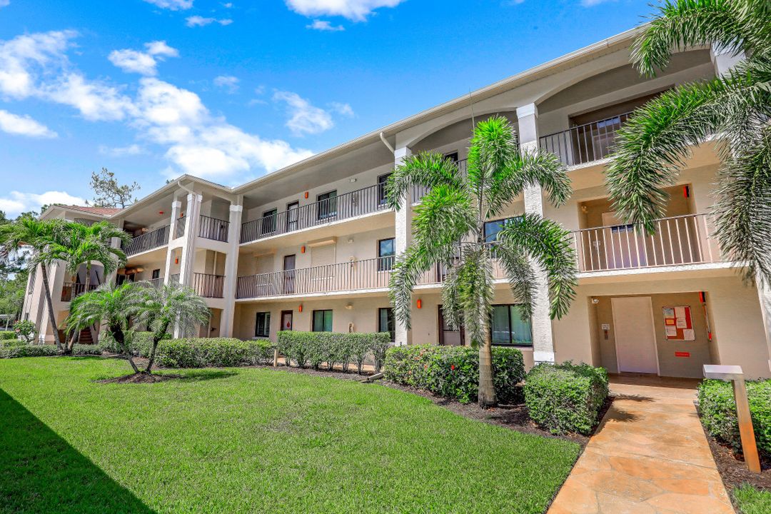 5716 Deauville Cir, Naples, FL 34112