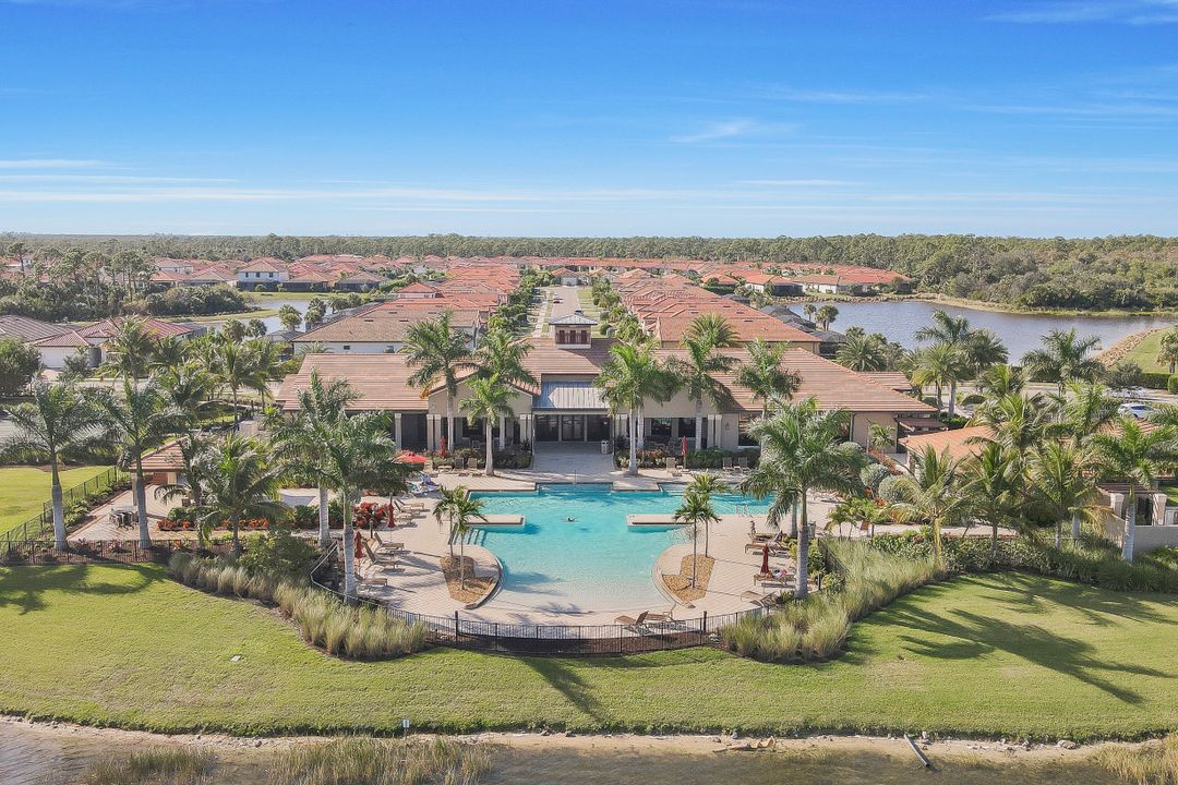 1493 Artesia Dr W, Naples, FL 34113