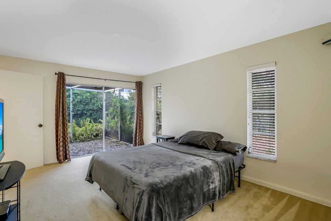 3888 Crayton Rd, Naples, FL 34103