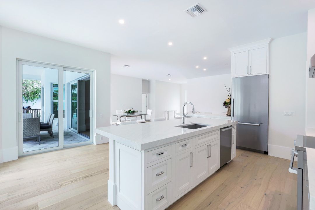 7525 Cordoba Cir, Naples, FL 34109