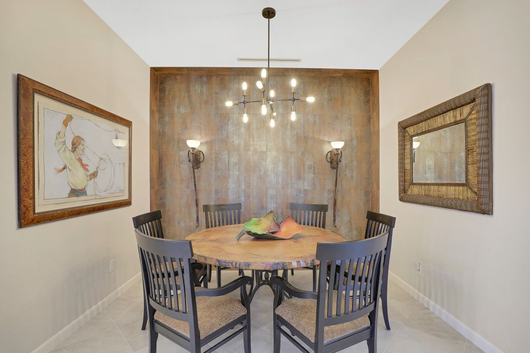 1825 Seville Blvd #821, Naples, FL 34109