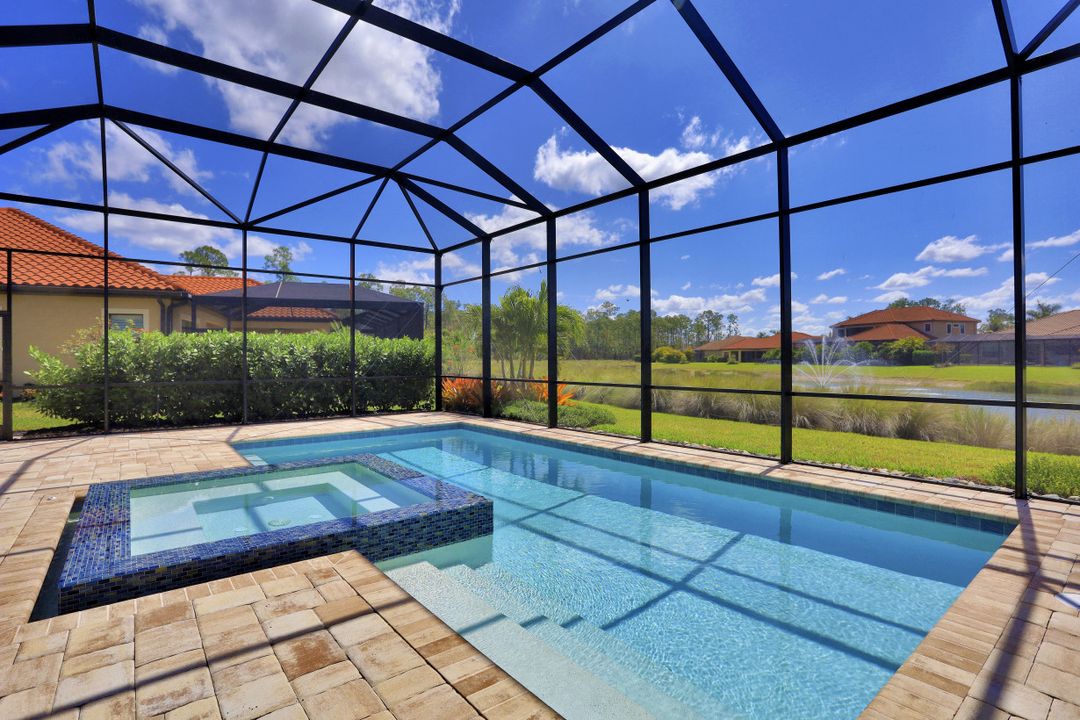 1622 Songbird Ct, Naples, FL 34120