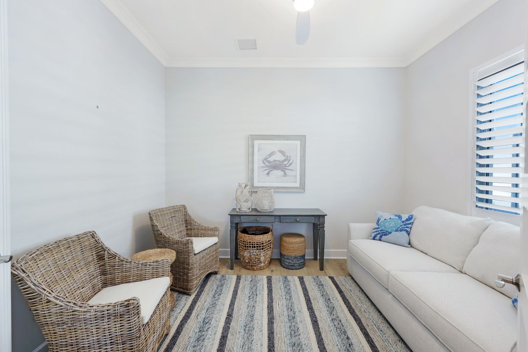 6295 Arriba Ave, Naples, FL 34113