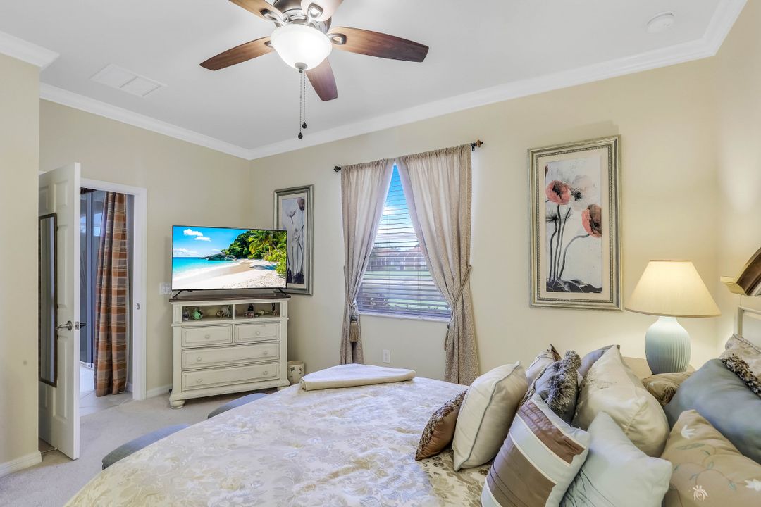 14528 Grapevine Dr, Naples, FL 34114