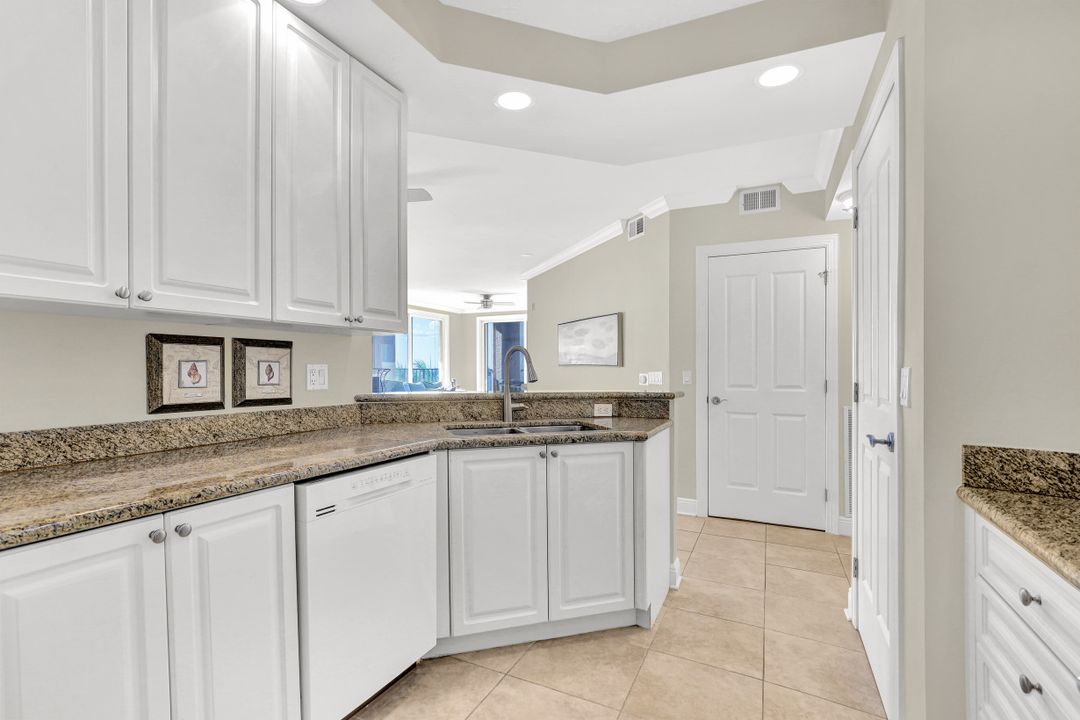 2825 Palm Beach Blvd #519, Fort Myers, FL 33916