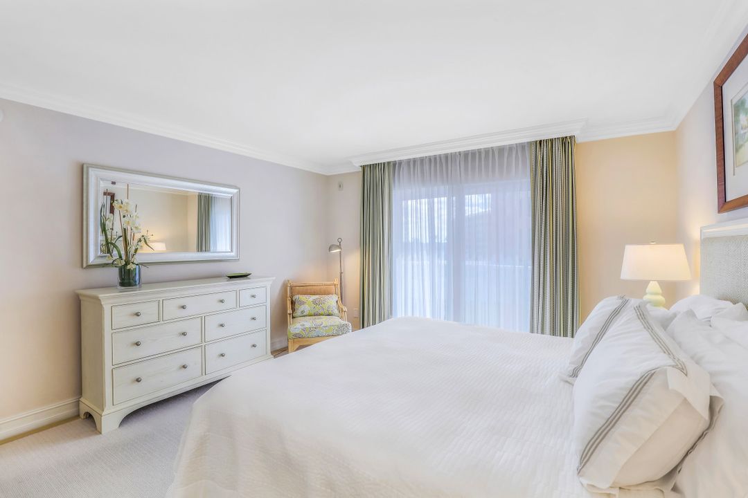 3450 Gulf Shore Blvd N #313, Naples, FL 34103