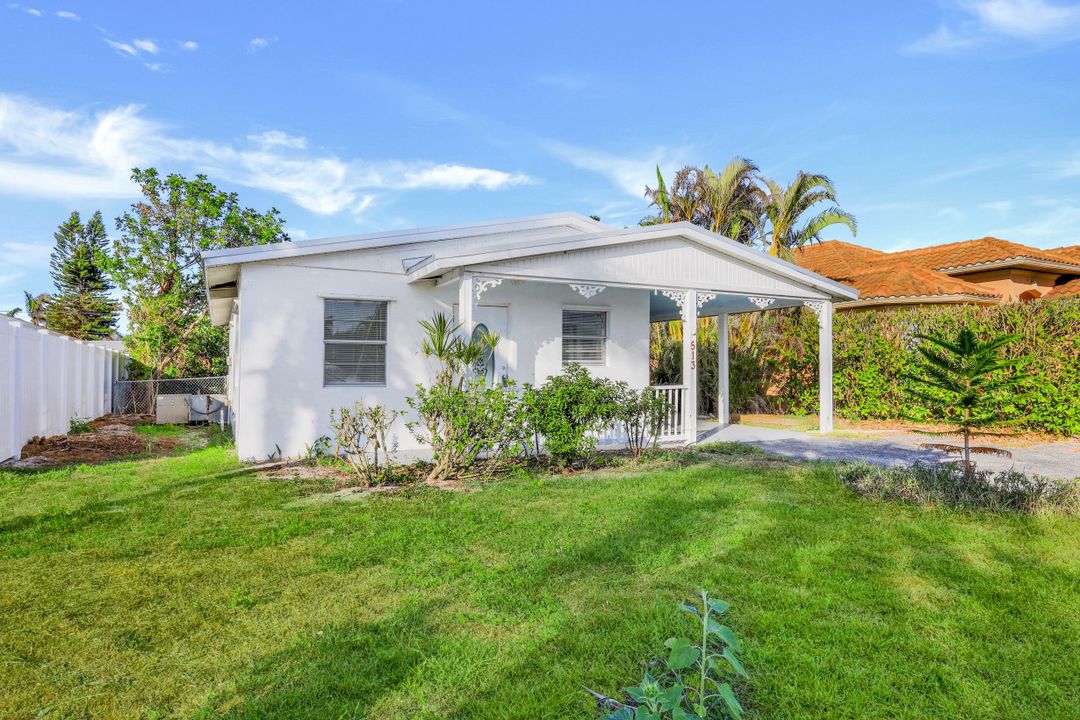 513 104th Ave N, Naples, FL 34108