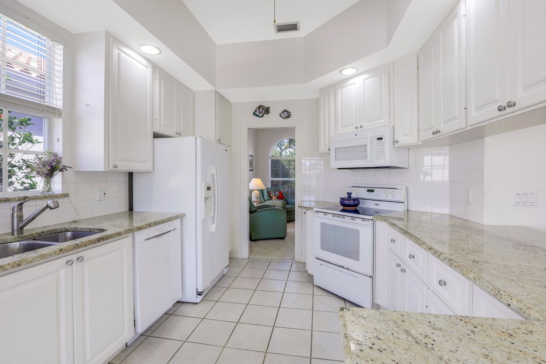 4409 Novato Ct, Naples, FL 34109