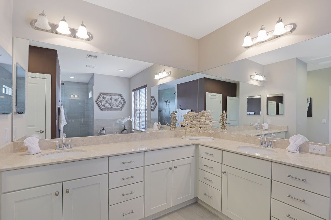 1300 Kendari Terrace, Naples, FL 34113