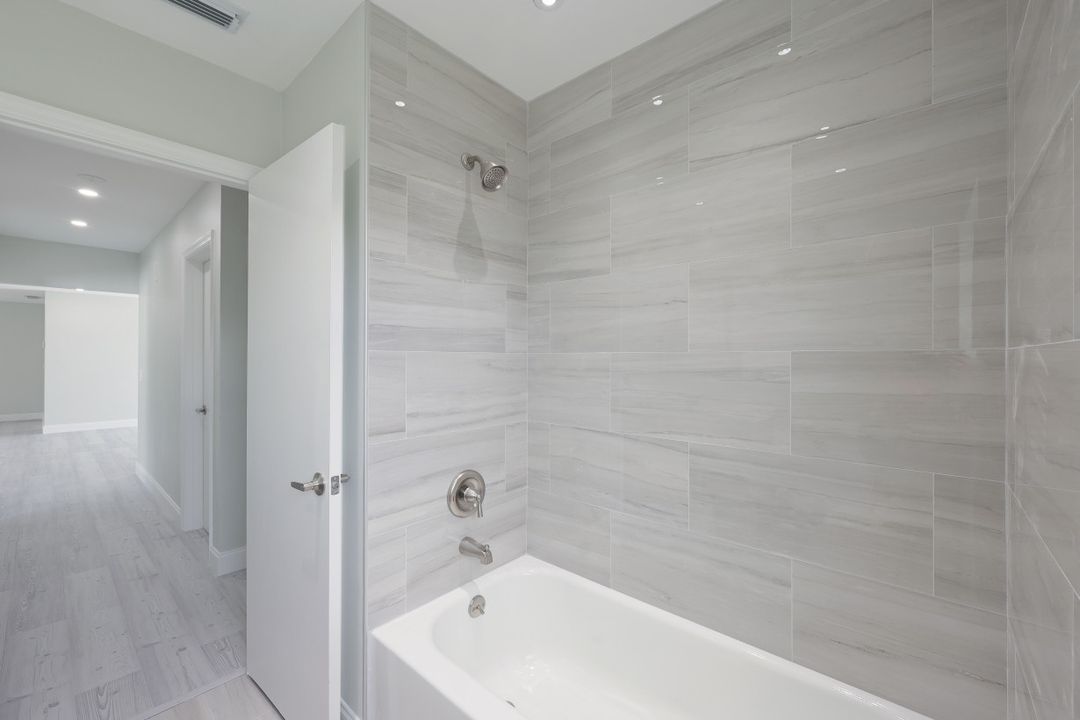 5337 Mikado Ct, Cape Coral, FL 33904