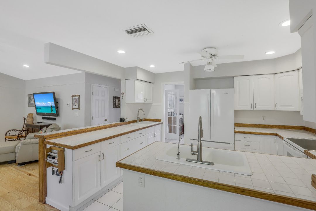 20520 Pine Tree Ln, Estero, FL 33928