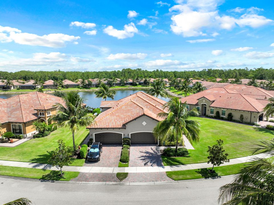 9160 Isla Bella Cir, Bonita Springs, FL 34135