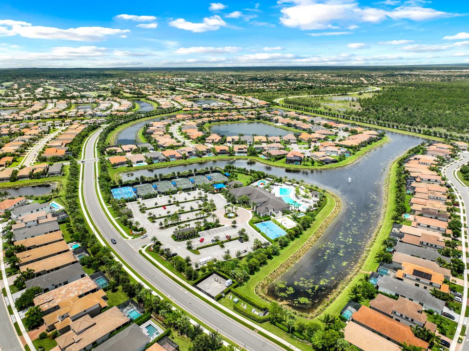 4448 Aurora St, Naples, FL 34119